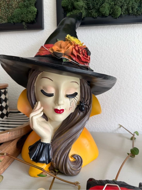 Bella Luxx Other - Decorative Witch in Black and Yellow - Floral Witch Hat Accent Halloween Decor